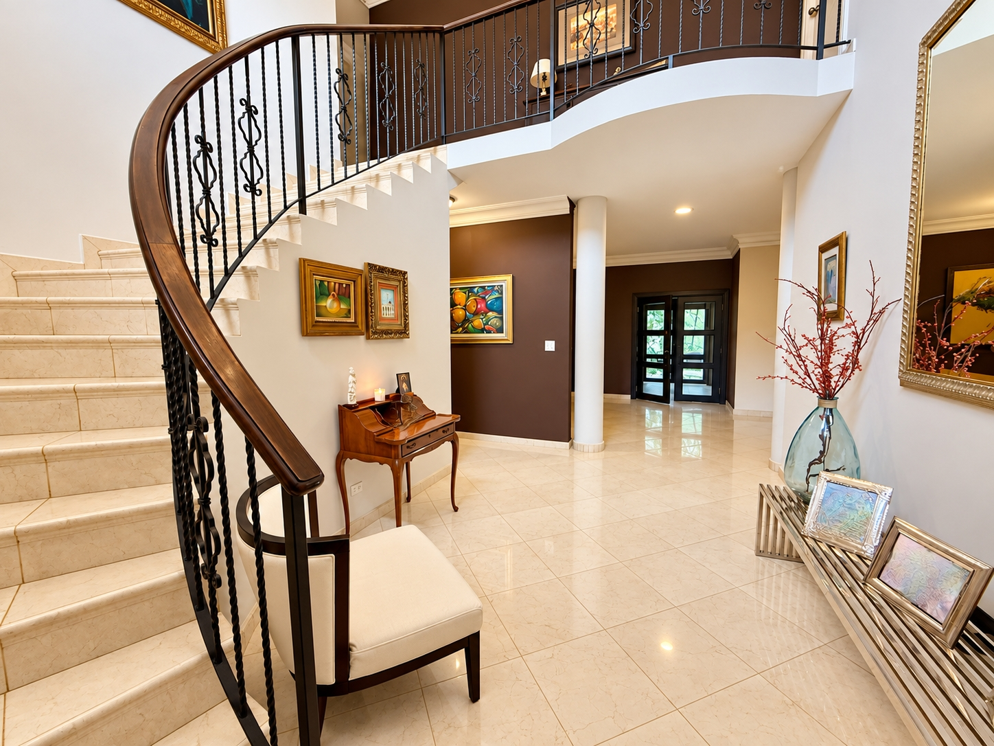SALE OF 2 HOUSES IN 1 IN COSTA DEL ESTE