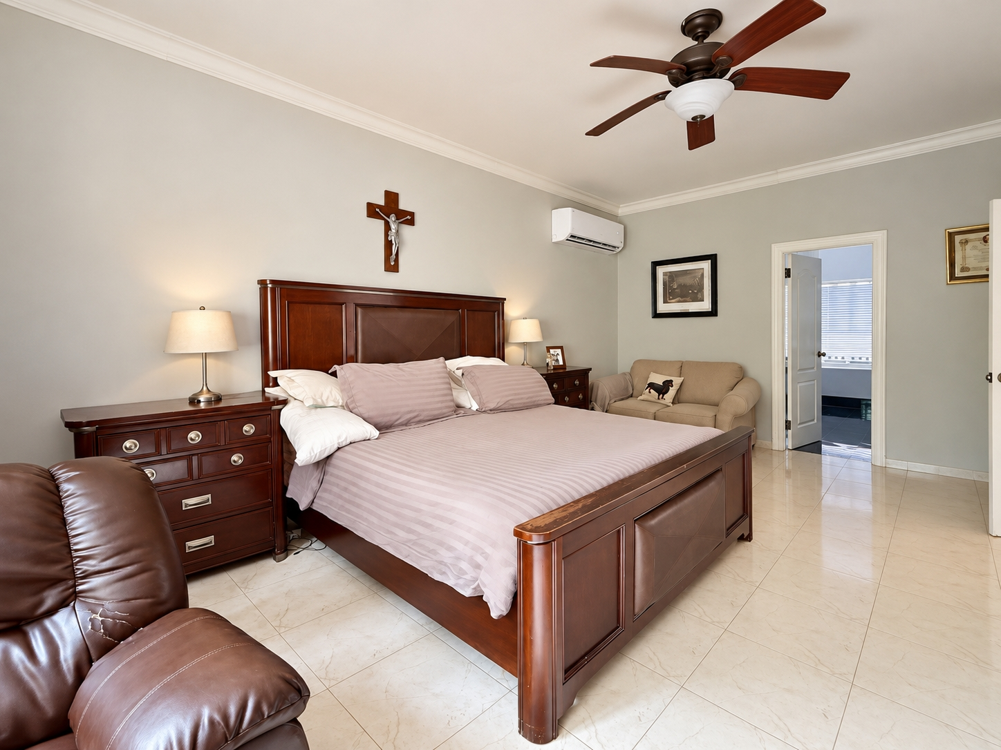 SALE OF 2 HOUSES IN 1 IN COSTA DEL ESTE
