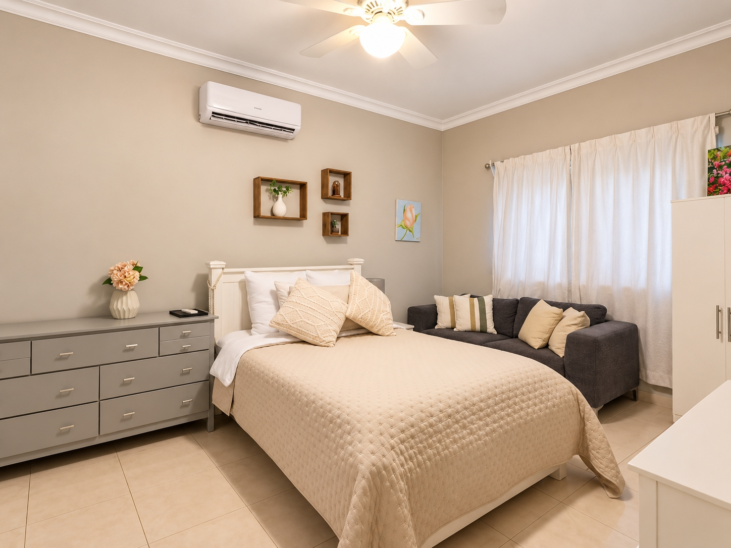 SALE OF 2 HOUSES IN 1 IN COSTA DEL ESTE