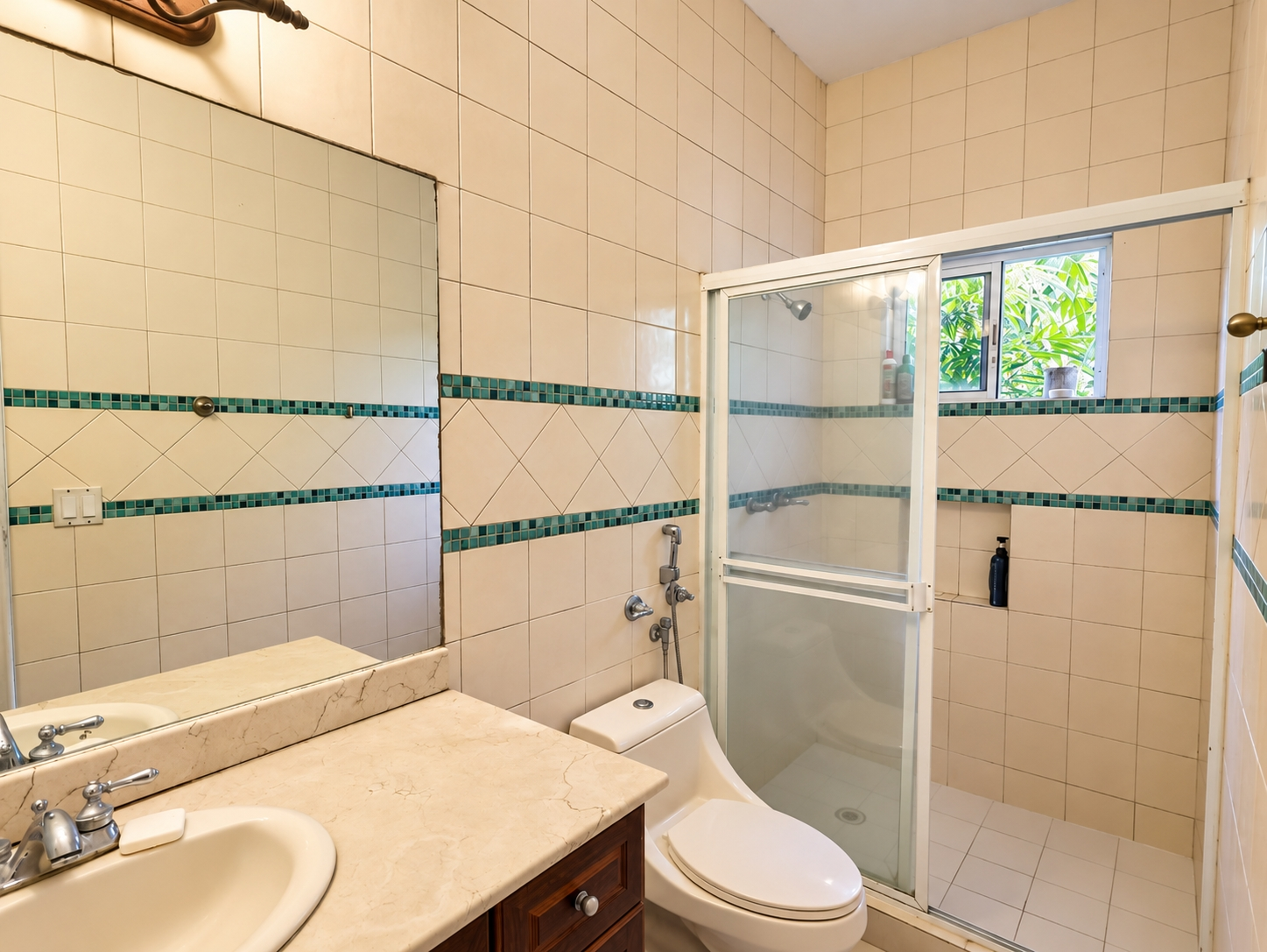 SALE OF 2 HOUSES IN 1 IN COSTA DEL ESTE