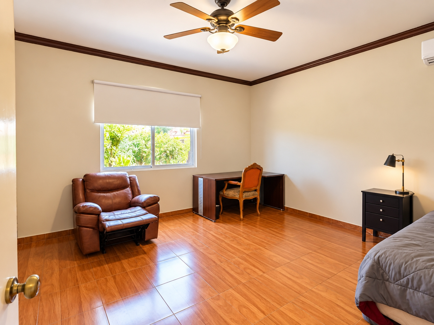 SALE OF 2 HOUSES IN 1 IN COSTA DEL ESTE