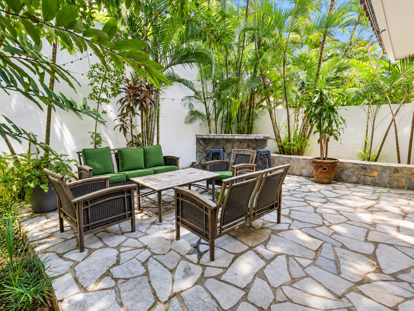 SALE OF 2 HOUSES IN 1 IN COSTA DEL ESTE