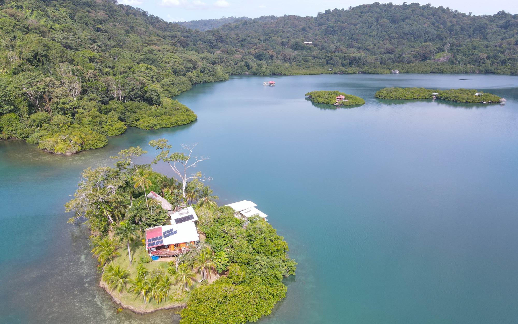 Private Island Gem, Isla Joya