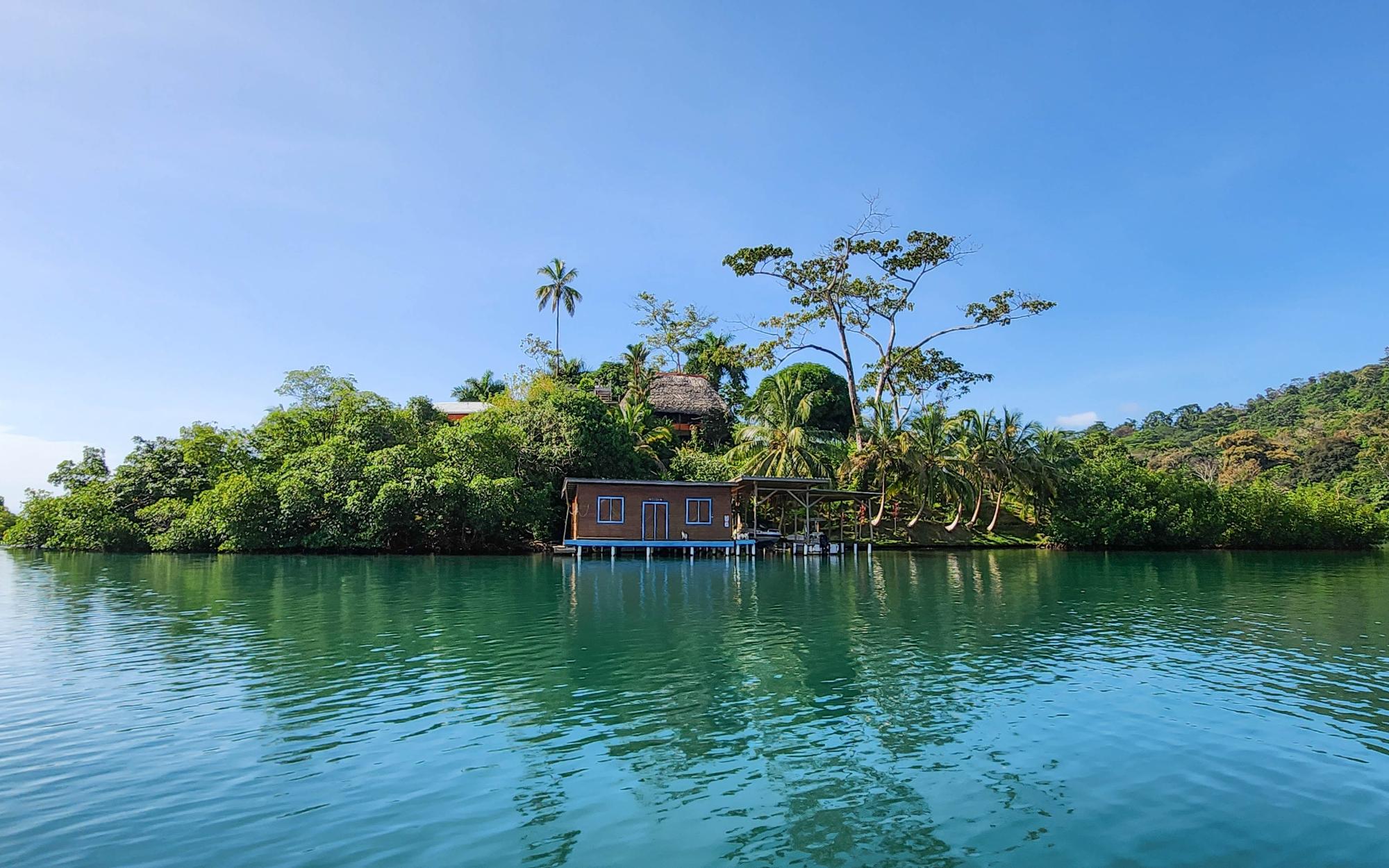 Private Island Gem, Isla Joya