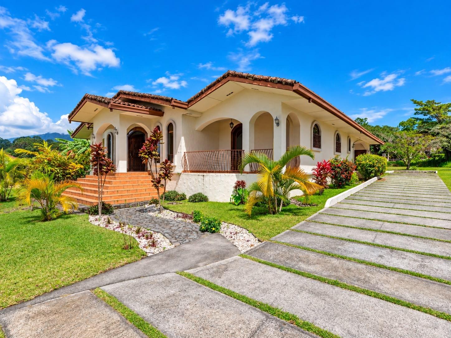 Spacious 3-Bedroom Home For Sale in Boquete