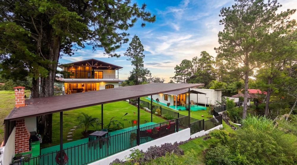 Furnished Luxury Home in Santa Lucia, Boquete