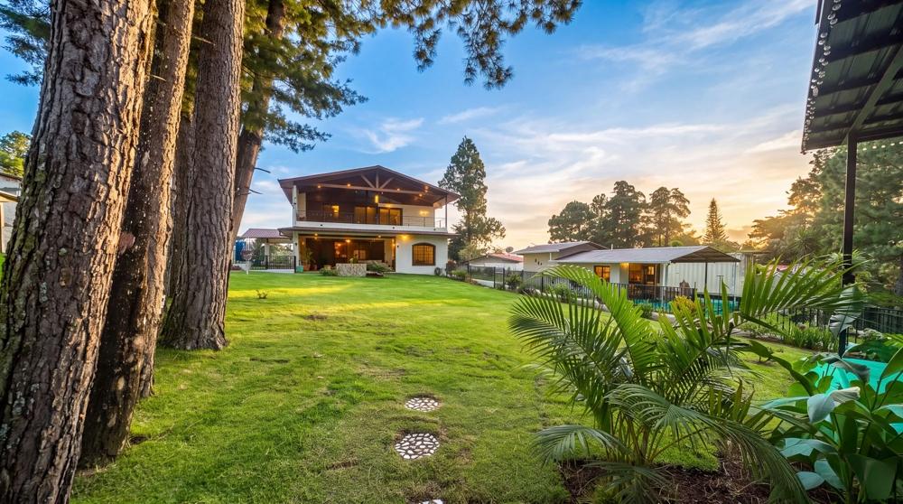 Furnished Luxury Home in Santa Lucia, Boquete