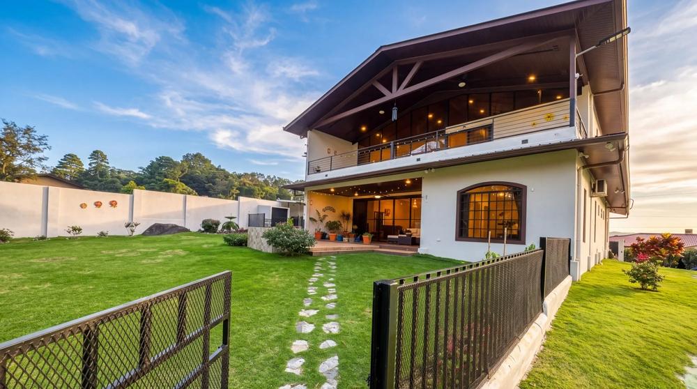 Furnished Luxury Home in Santa Lucia, Boquete