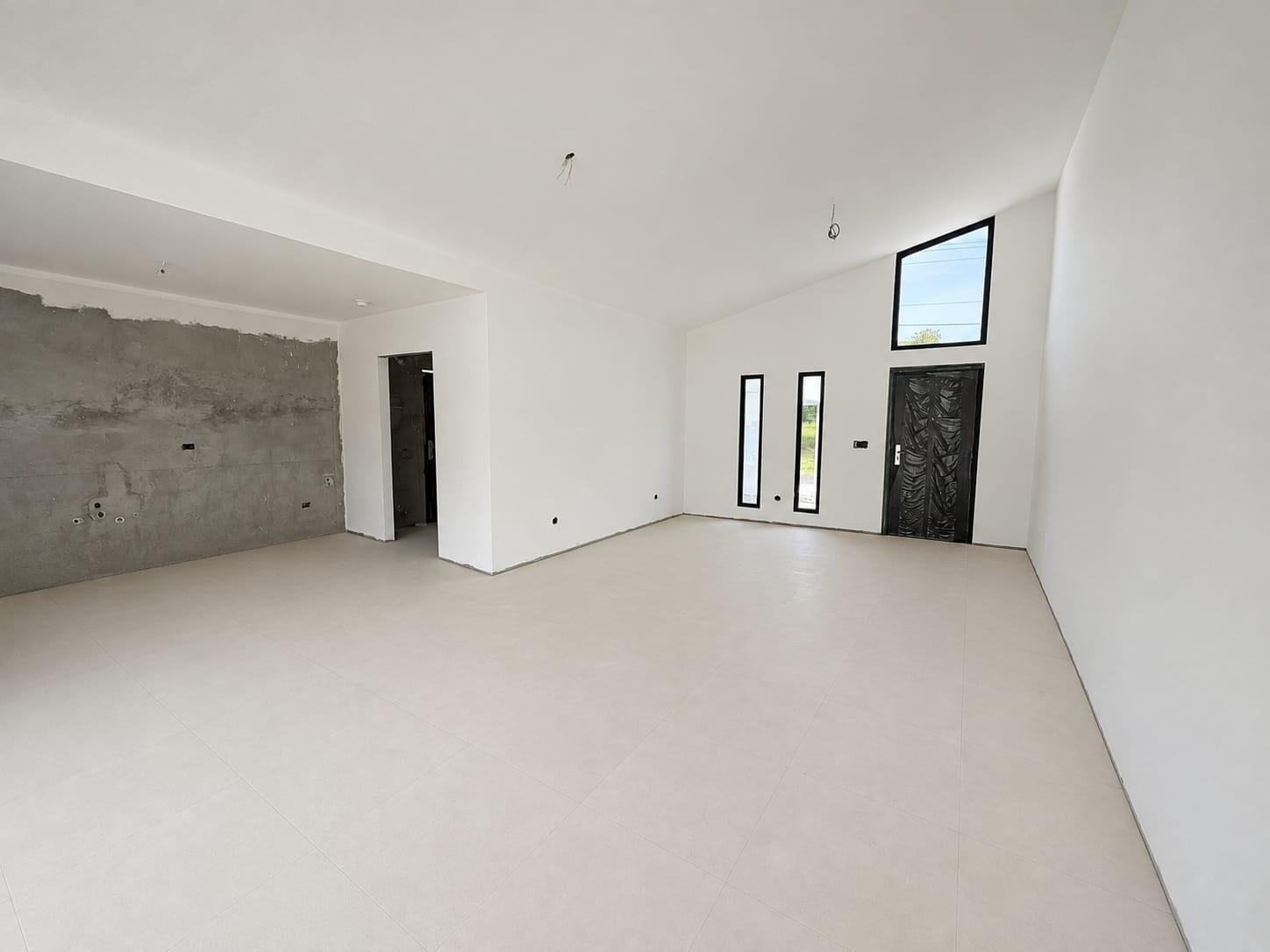 NEW, MODERN HOUSE FOR SALE WITH A POOL IN CORONADO