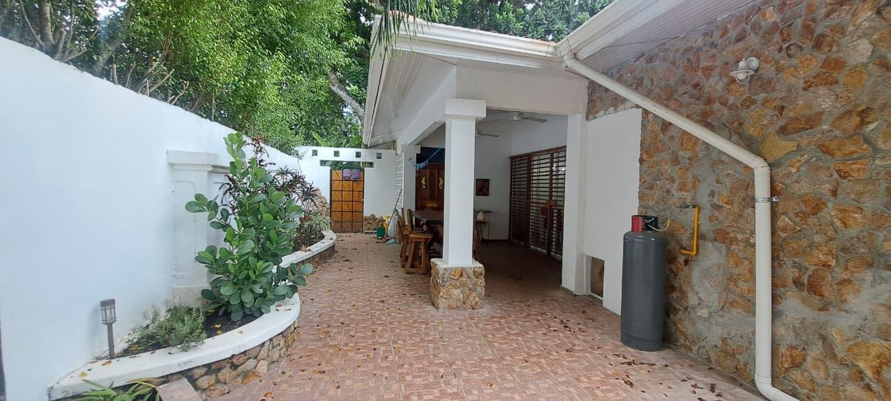 4 Bedroom House with Private Pool and Jacuzzi