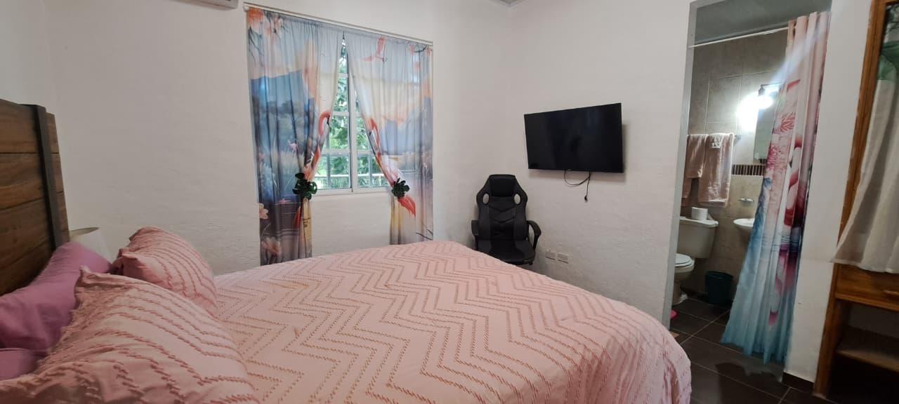 4 Bedroom House with Private Pool and Jacuzzi
