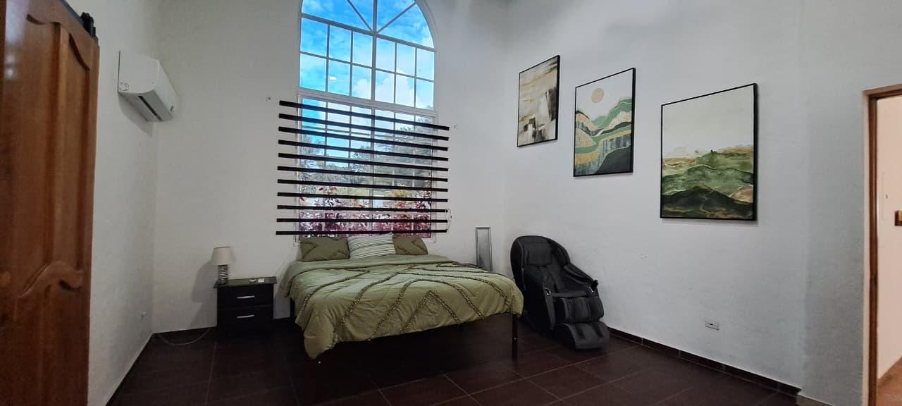 4 Bedroom House with Private Pool and Jacuzzi