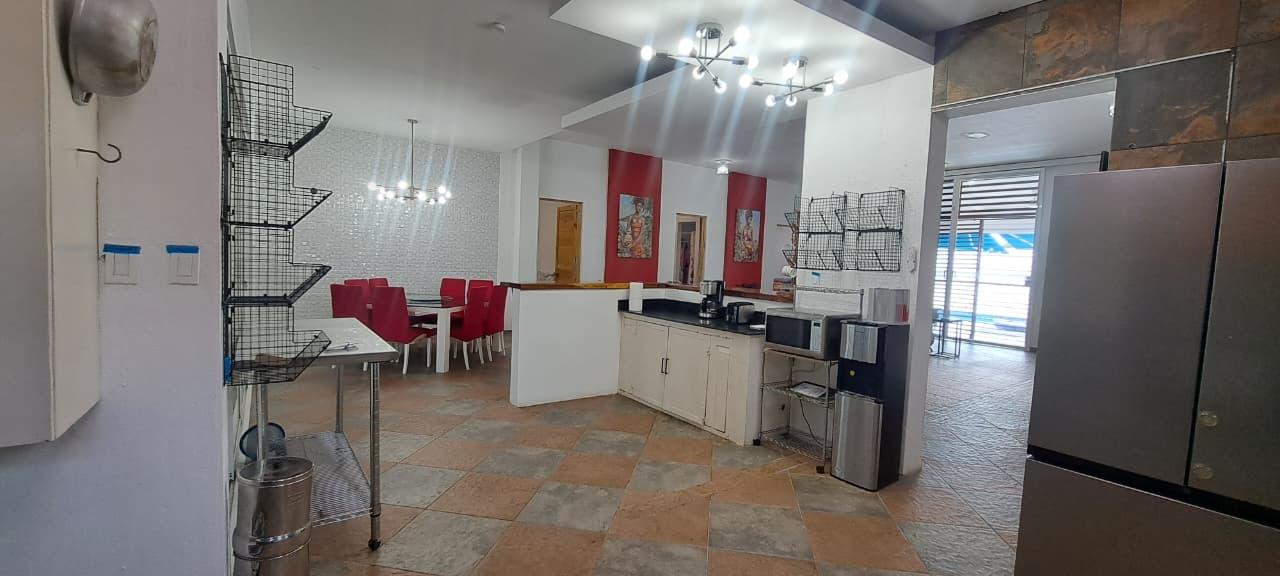 4 Bedroom House with Private Pool and Jacuzzi