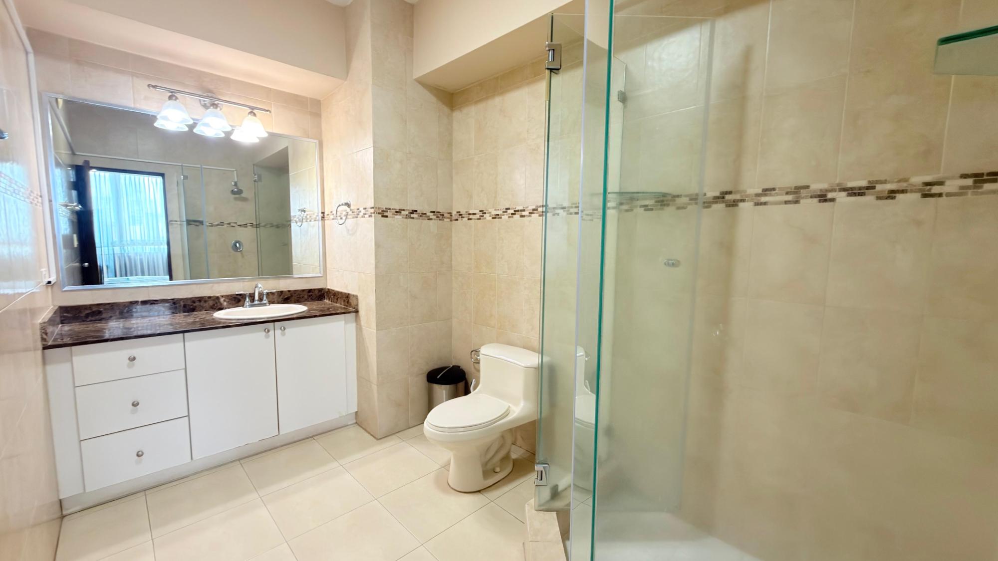 Unit for sale in PH. GRANDBAY TOWER