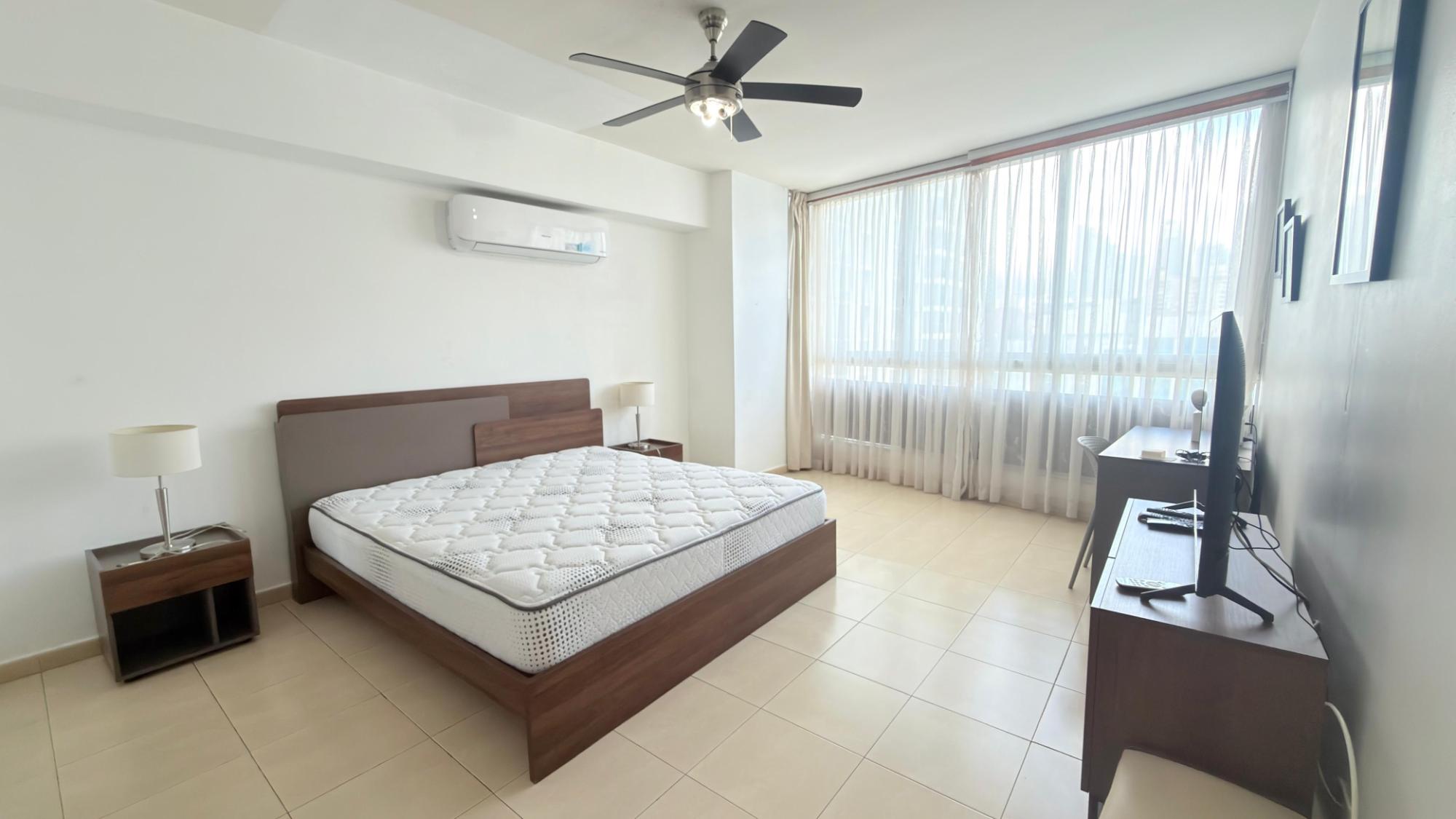 Unit for sale in PH. GRANDBAY TOWER