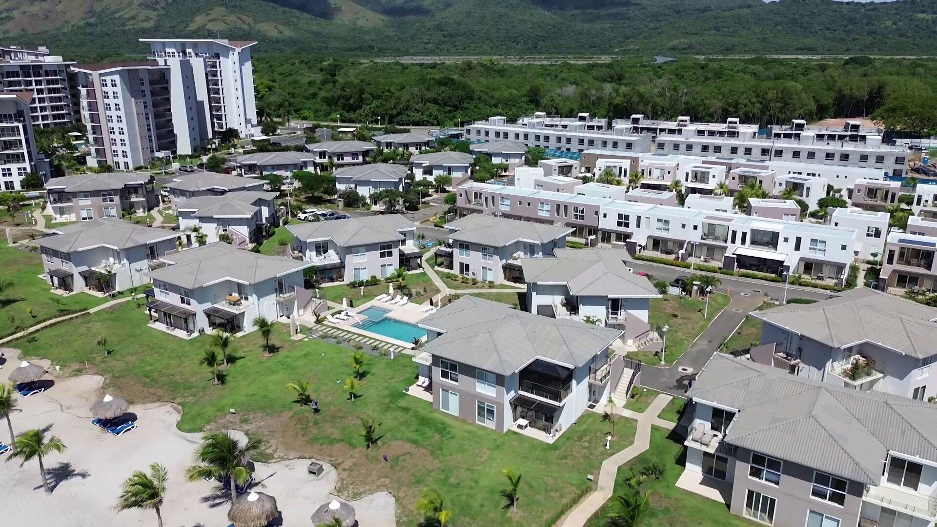 Two-Level Duplex with Ocean View in Playa Caracol