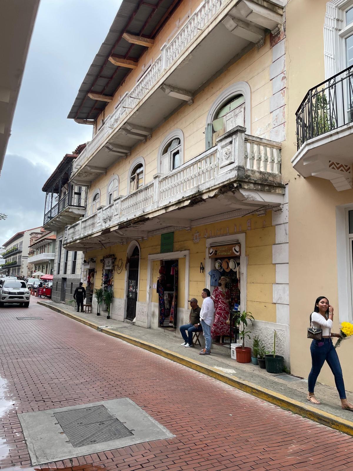APARTMENT FOR SALE IN OLD TOWN PANAMA